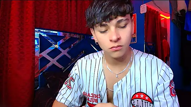 Luke Howland online show from 1, 10, 2025