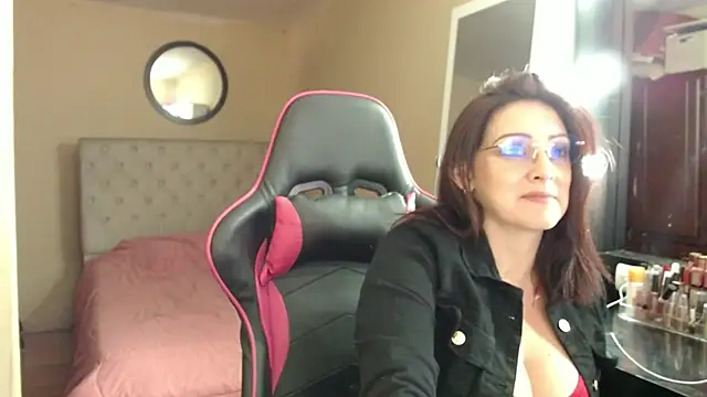 Carol Scottt online show from 10, 3, 2026