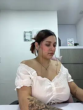 SophiaLaurens online show from 28, 2, 2025