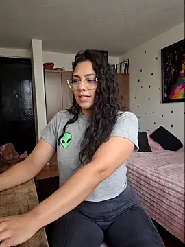 Thaliacooper  online show from 26, 5, 2026