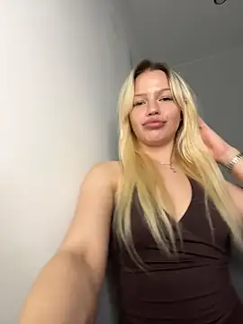 TinyTrixi online show from 31, 7, 2026