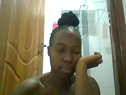 Snapshot of Oliviia_ chatting on 12, 10, 2025 Oliviia  online show from 12, 10, 2025