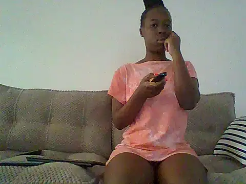 Snapshot of Oliviia_ chatting on 19, 10, 2025 Oliviia  online show from 19, 10, 2025