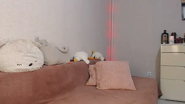 lovely hayley online show from 5, 2, 2025