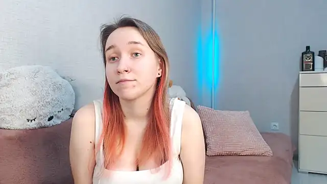 lovely hayley online show from 9, 3, 2026