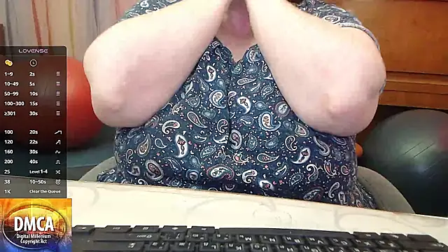 Snapshot of RoseRed69 chatting on 18, 2, 2025 RoseRed69 online show from 18, 2, 2025