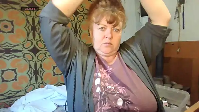 Snapshot of RoseRed69 chatting on 1, 10, 2025 RoseRed69 online show from 1, 10, 2025