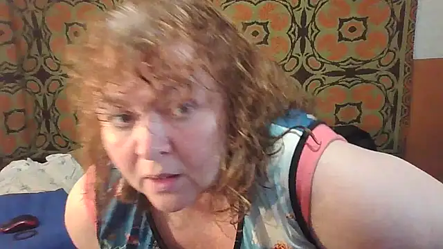 Snapshot of RoseRed69 chatting on 7, 10, 2025 RoseRed69 online show from 7, 10, 2025