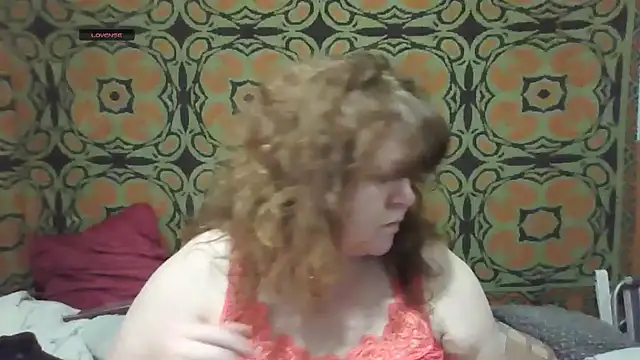 Snapshot of RoseRed69 chatting on 20, 10, 2025 RoseRed69 online show from 20, 10, 2025