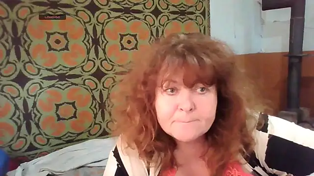 Snapshot of RoseRed69 chatting on 21, 10, 2025 RoseRed69 online show from 21, 10, 2025