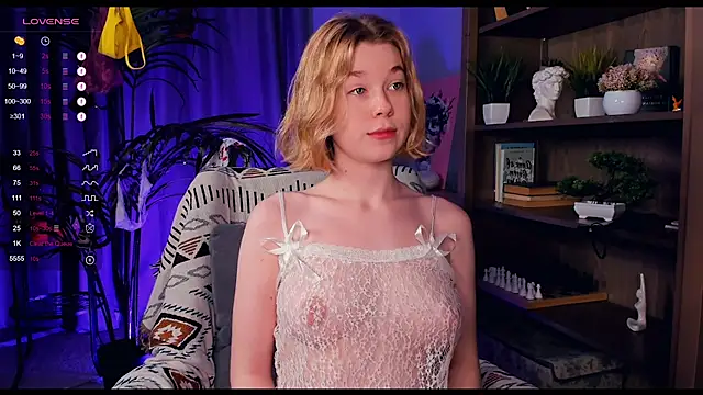 Snapshot of PollyHathor chatting on 28, 12, 2024 PollyHathor online show from 28, 12, 2024