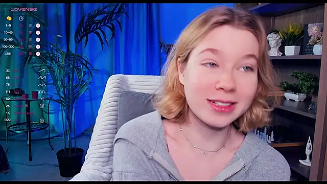 Snapshot of PollyHathor chatting on 1, 2, 2025 PollyHathor online show from 1, 2, 2025