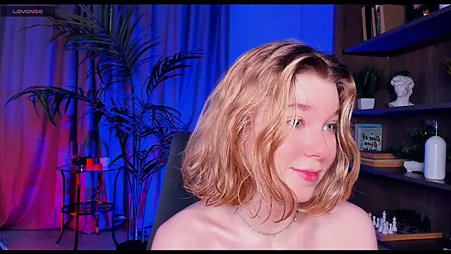 Snapshot of PollyHathor chatting on 2, 3, 2025 PollyHathor online show from 2, 3, 2025