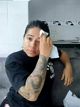 Snapshot of caro_sweett chatting on 4, 12, 2024 caro sweett online show from 4, 12, 2024