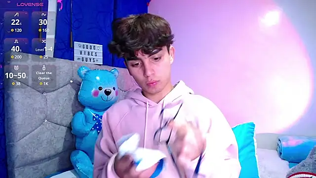 OwenBluee online show from 24, 12, 2024