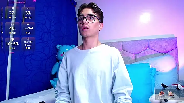 OwenBluee online show from 1, 2, 2025