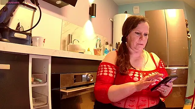 Endrocleia online show from 9, 10, 2025