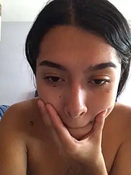 SweetLatiin  online show from 9, 2, 2025