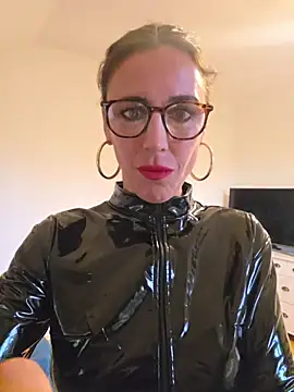 Klamsine online show from 10, 6, 2026