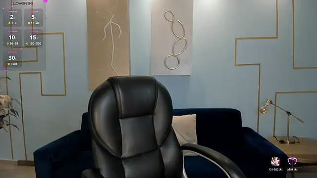 KatieStonne online show from 6, 3, 2025