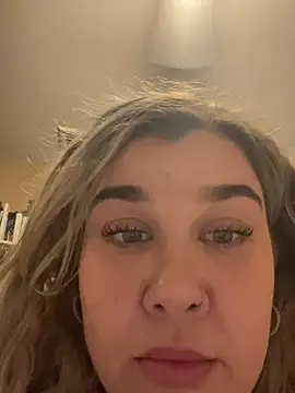 LolaBeretta online show from 1, 3, 2025