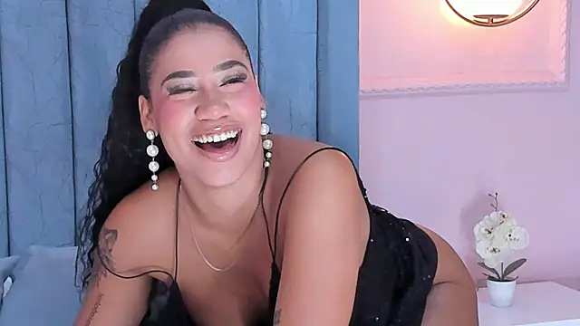Snapshot of Salome_Diaz_ chatting on 6, 2, 2025 Salome Diaz  online show from 6, 2, 2025