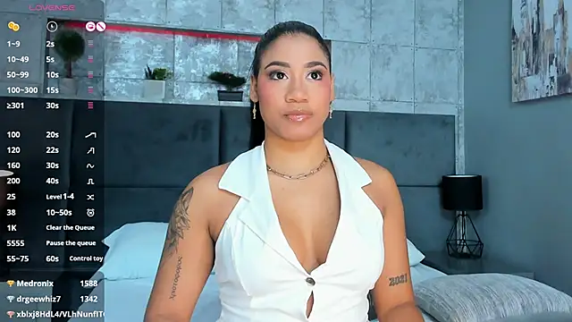 Snapshot of Salome_Diaz_ chatting on 11, 2, 2025 Salome Diaz  online show from 11, 2, 2025