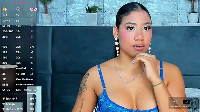 Snapshot of Salome_Diaz_ chatting on 17, 2, 2025 Salome Diaz  online show from 17, 2, 2025