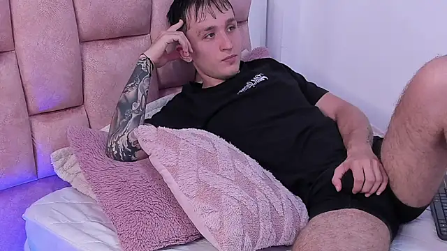 Dylanwhite23  online show from 16, 3, 2025