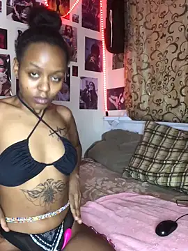 Snapshot of naughtybitches5 chatting on 14, 2, 2025 naughtybitches5 online show from 14, 2, 2025