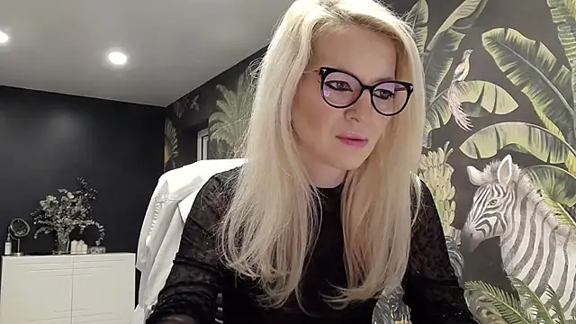 Snapshot of carla88 chatting on 4, 2, 2025 carla88 online show from 4, 2, 2025