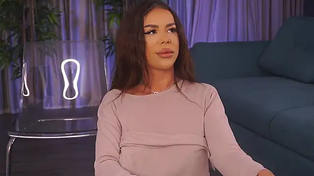 MissKiarra online show from 12, 1, 2025