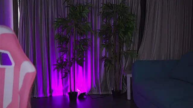 MissKiarra online show from 15, 2, 2025