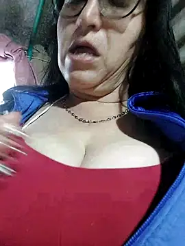 clarita 01 online show from 4, 11, 2025