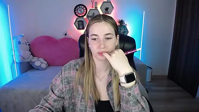 SabrinViolet online show from 25, 5, 2026