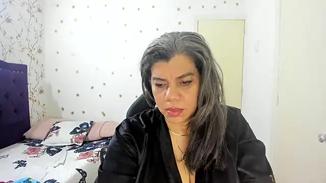 Snapshot of vikyadams chatting on 25, 5, 2026 vikyadams online show from 25, 5, 2026