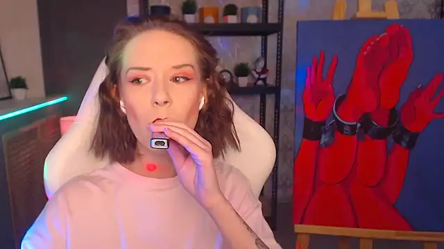 FascinatingEyess online show from 18, 1, 2025