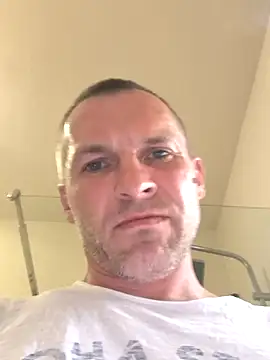 AttractiveSilk5 online show from 17, 4, 2026