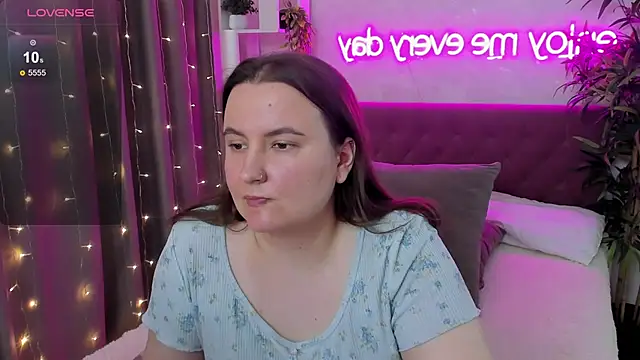 Snapshot of FeralPeach chatting on 16, 5, 2026 FeralPeach online show from 16, 5, 2026