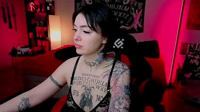Snapshot of Magic_Allie chatting on 10, 7, 2026 Magic Allie online show from 10, 7, 2026
