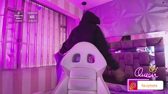 Queen perla  online show from 19, 5, 2026
