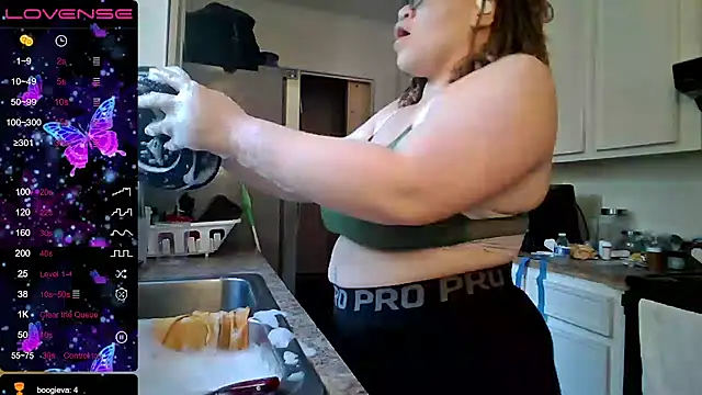 Milfshakecafe online show from 19, 9, 2025