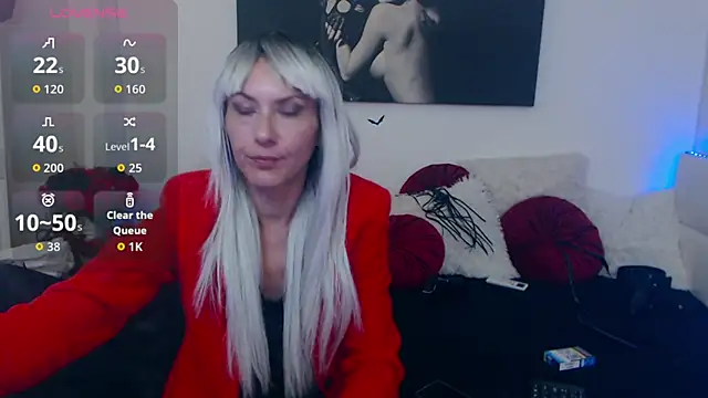 EvelynQueenn online show from 15, 10, 2025