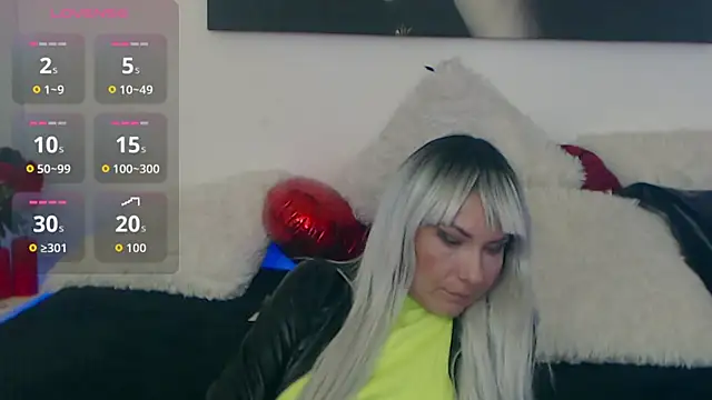 EvelynQueenn online show from 16, 10, 2025