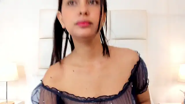 Snapshot of DulceColeman chatting on 3, 3, 2026 DulceColeman online show from 3, 3, 2026