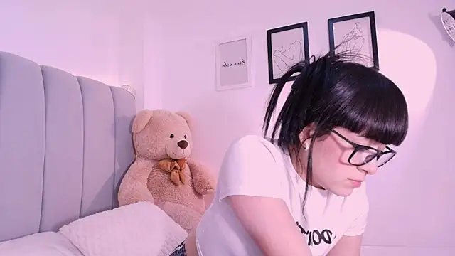 Snapshot of DannaHyde chatting on 23, 5, 2026 DannaHyde online show from 23, 5, 2026