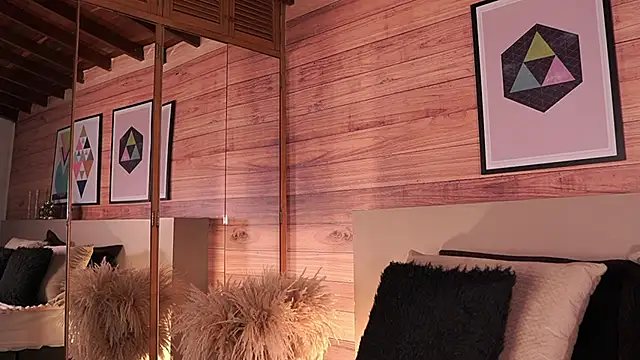 Snapshot of IzzyWild chatting on 21, 11, 2025 IzzyWild online show from 21, 11, 2025