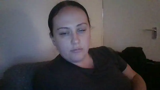 Snapshot of CurvyQueen2023 chatting on 5, 10, 2025 CurvyQueen2023 online show from 5, 10, 2025