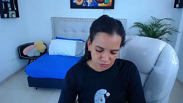 Chiqui milk  online show from 3, 3, 2025