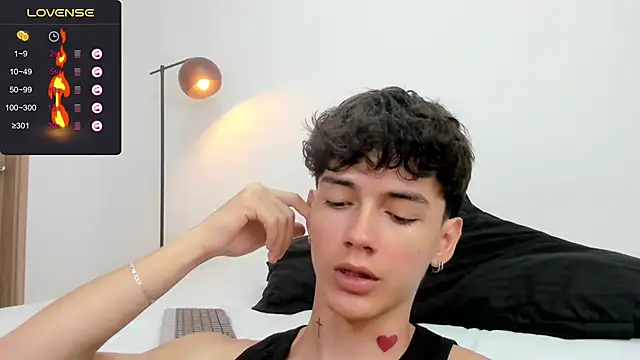 Snapshot of badboy_one_ chatting on 27, 1, 2025 badboy one online show from 27, 1, 2025